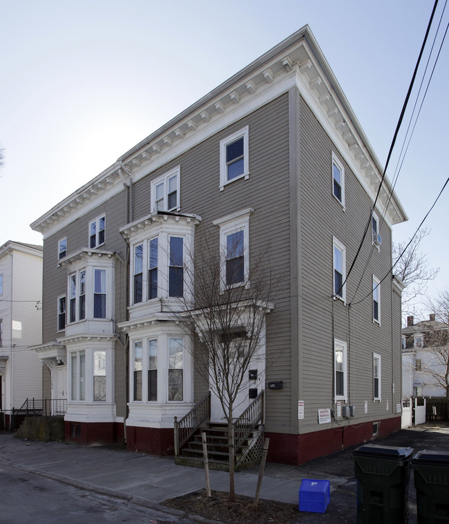 103-105 Sutton St in Providence, RI - Foto de edificio - Building Photo