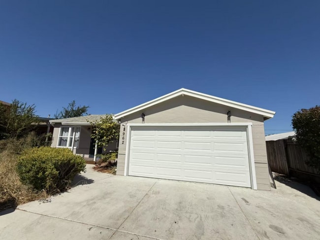 property at 1962 Griffin Dr