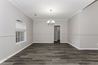 14215 Ella Lee Ln in Houston, TX - Building Photo - Building Photo