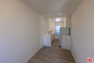 1940 S Robertson Blvd in Los Angeles, CA - Building Photo - Building Photo