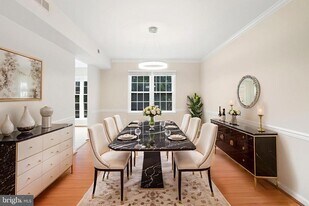 9207 Hunting Pines Pl in Fairfax, VA - Building Photo