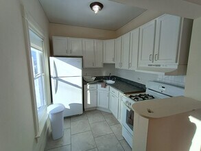 292 Wilder St, Unit 2 in Lowell, MA - Building Photo - Building Photo