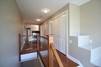 713 Lois Ln in Schenectady, NY - Foto de edificio - Building Photo