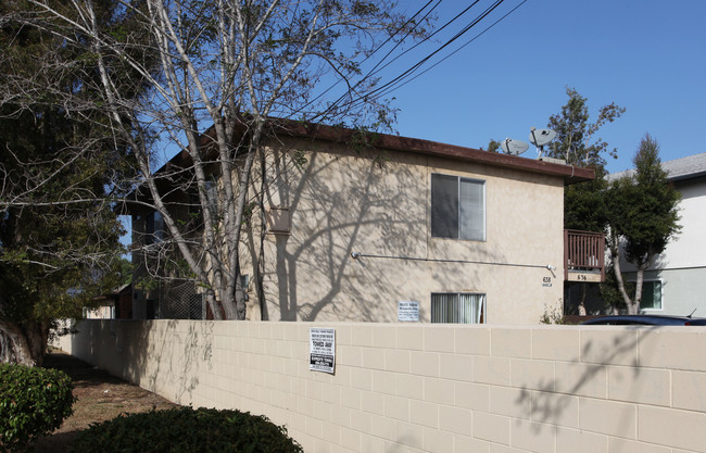 636-638 12th St in Imperial Beach, CA - Foto de edificio - Building Photo