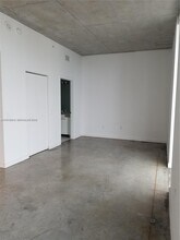 151 SE 1st St, Unit 2604 in Miami, FL - Building Photo - Building Photo