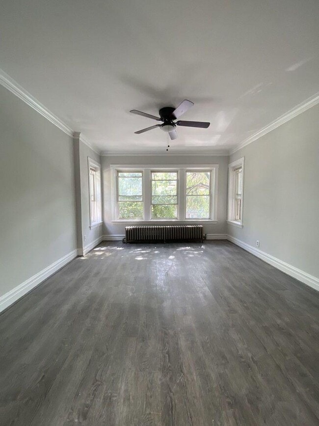 property at 3056 W Lyndale St