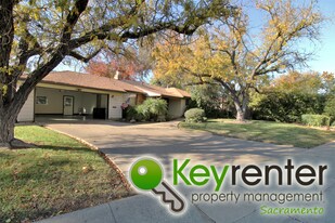 4741 Foster Way in Carmichael, CA - Building Photo