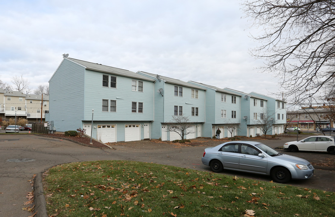 Campbell Avenue Apartments in West Haven, CT - Foto de edificio