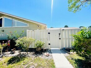 5933 Golden Eagle Cir in Palm Beach Gardens, FL - Building Photo - Building Photo