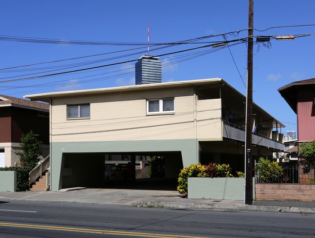 764 Mccully St in Honolulu, HI - Building Photo - Building Photo