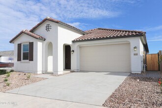 815 W Finch Dr in Queen Creek, AZ - Building Photo - Building Photo