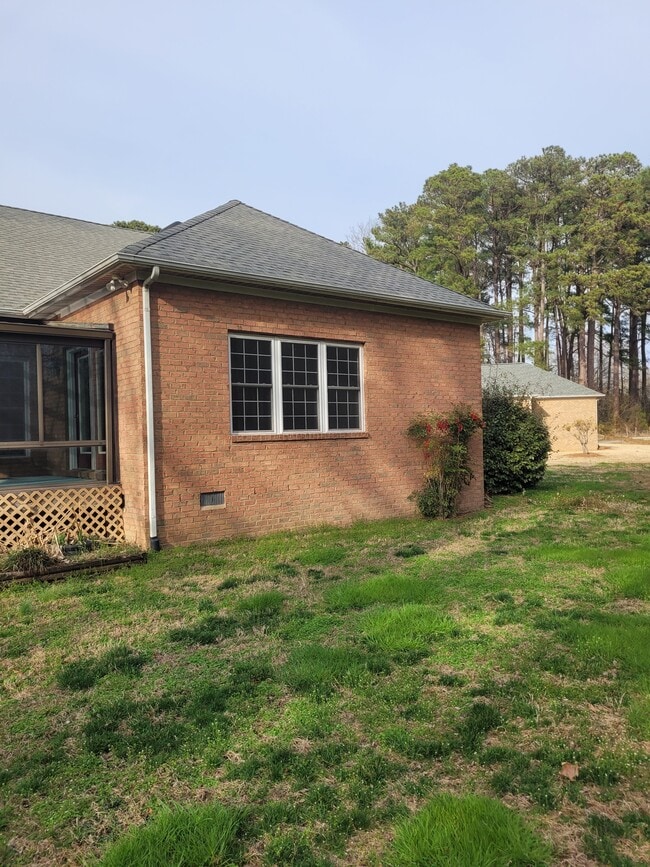 147 Sir Guy Dr in Weems, VA - Building Photo - Building Photo