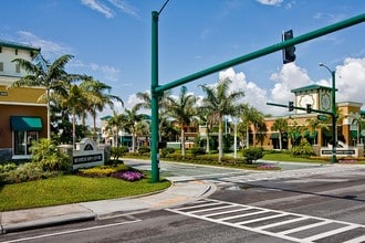 Quantum Town Center in Boynton Beach, FL - Foto de edificio - Building Photo