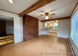 958 Dunbar Hill Rd in Hamden, CT - Building Photo - Building Photo