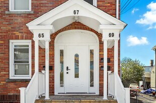 65 Gem Ave in Bridgeport, CT - Building Photo