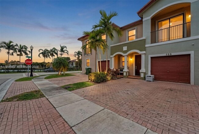 property at 728 NE 34th Ave