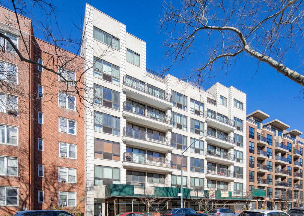 99-31 66th Ave in Rego Park, NY - Building Photo