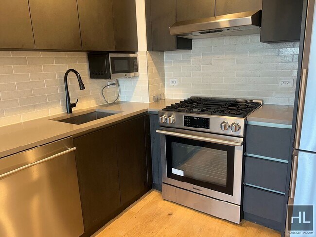 NORTHERN BOULEVARD in Queens, NY - Building Photo - Building Photo