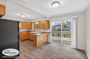 418 2nd Ave E in Shakopee, MN - Building Photo