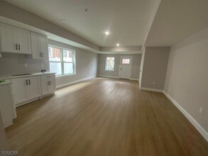 1016 Augusta St in Elizabeth, NJ - Building Photo - Building Photo