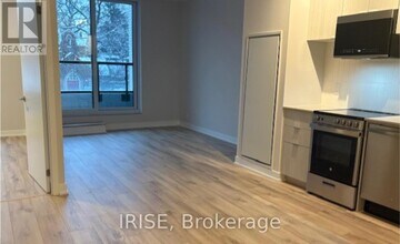 1660 Bloor St W in Toronto, ON - Building Photo - Building Photo