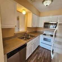 1400 Darr St in Irving, TX - Building Photo - Building Photo