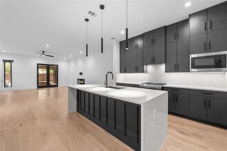 5227 Lindsley Ave in Dallas, TX - Building Photo - Building Photo