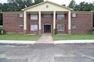 10151 Guidy Ln in Pensacola, FL - Building Photo