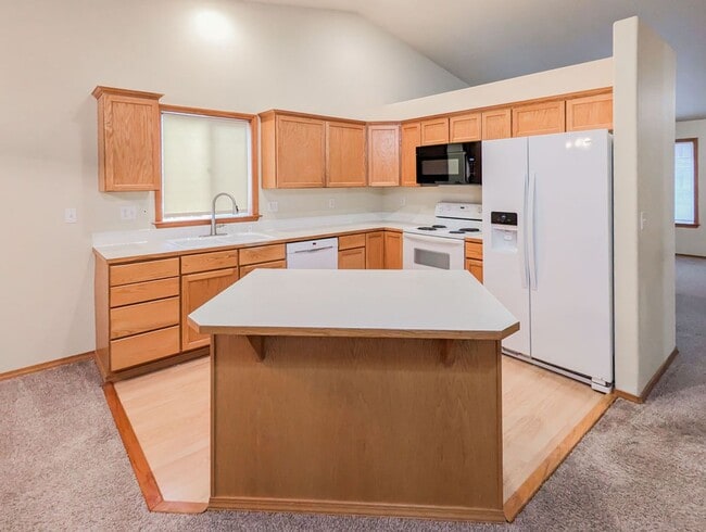 907 E Maple St in Arlington, WA - Building Photo - Building Photo