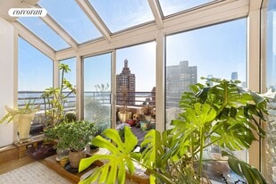 250 S End Ave in New York, NY - Building Photo