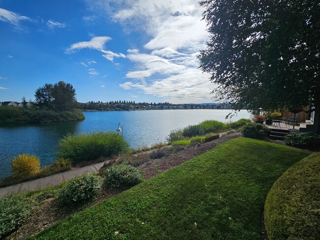 306 Crystal Springs Ln N in Keizer, OR - Building Photo - Building Photo