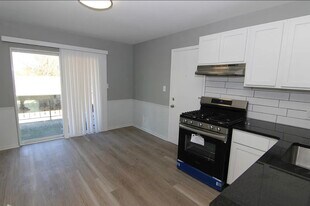 590 54th St SE in Grand Rapids, MI - Building Photo