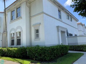 15603 SW 41st St in Miramar, FL - Building Photo - Building Photo