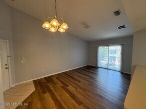 6070 Maggies Cir in Jacksonville, FL - Building Photo - Building Photo
