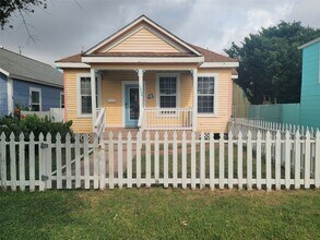 2808 Avenue R in Galveston, TX - Building Photo - Building Photo