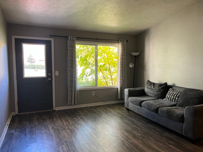 4417 Poinsettia Ave SE in Kentwood, MI - Building Photo - Building Photo