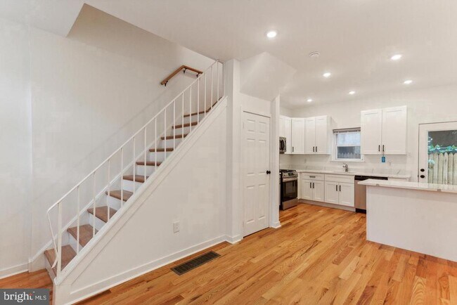 1642 Olive St in Philadelphia, PA - Building Photo - Building Photo