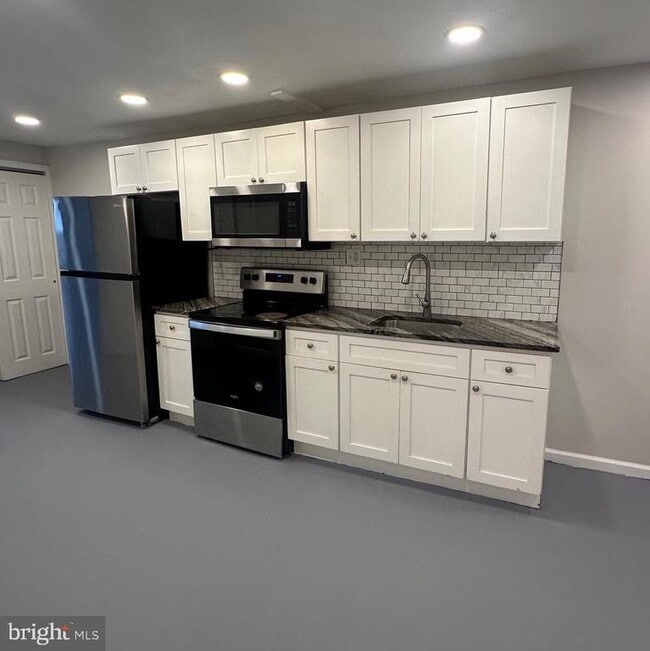 567 Van Kirk St in Philadelphia, PA - Building Photo - Building Photo