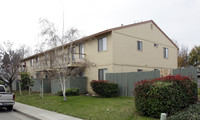 1145 N Lincoln St in Dixon, CA - Building Photo - Building Photo