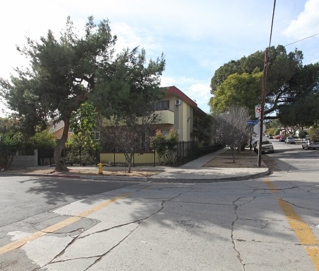 4204 Sunset Dr in Los Angeles, CA - Building Photo - Building Photo