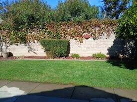 413 Morales Ct in Vacaville, CA - Building Photo