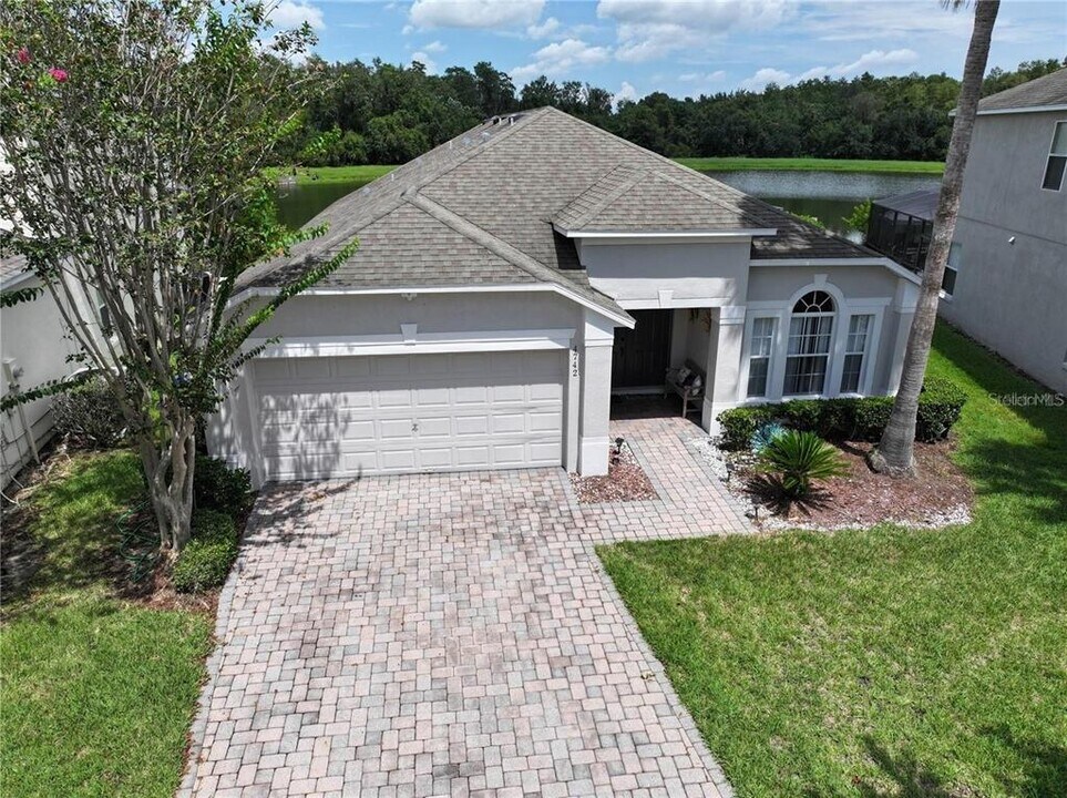 4742 Cumbrian Lakes Dr in Kissimmee, FL - Building Photo