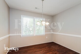 4914 Chestnut Lake Dr in Charlotte, NC - Foto de edificio - Building Photo