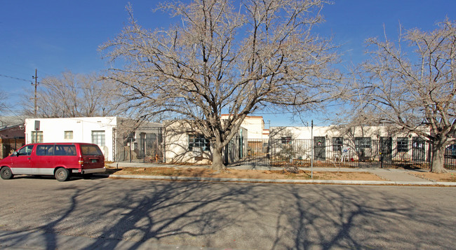 601 8th St NW in Albuquerque, NM - Building Photo - Building Photo