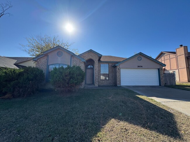 property at 3606 Rainforest Ln