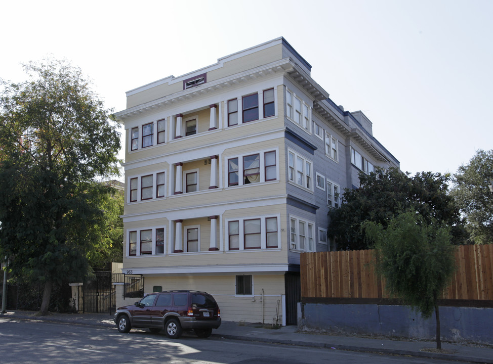 Best Bay Apartments in Oakland, CA - Building Photo