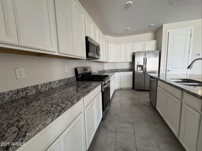 4022 W Ross Ave in Glendale, AZ - Building Photo - Building Photo