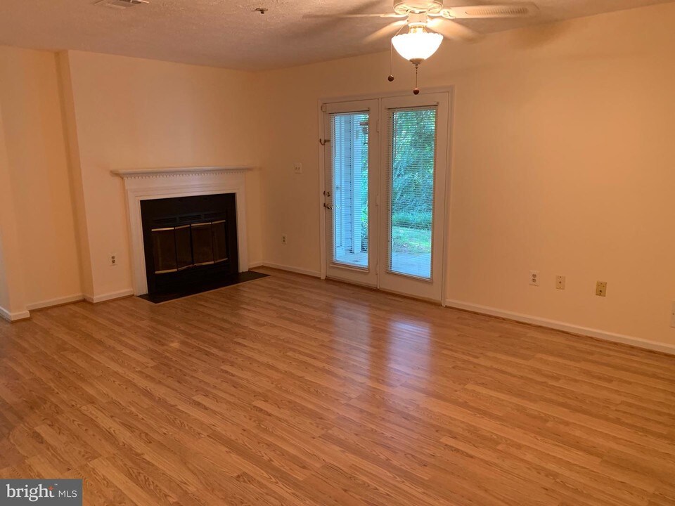 12217 Eagles Nest Ct-Unit -B in Germantown, MD - Building Photo