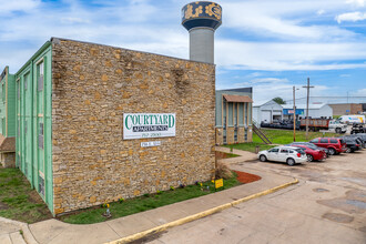 Courtyard Apartments in Emporia, KS - Building Photo - Building Photo