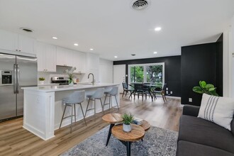 8303 Franwood Ln in Austin, TX - Building Photo - Building Photo